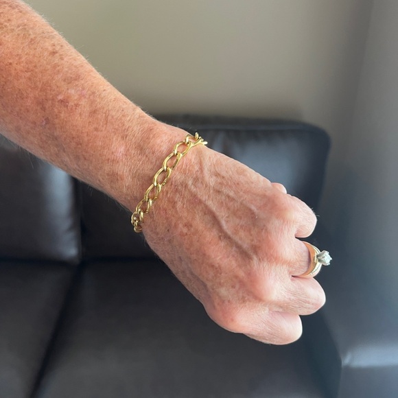 7” Gold Chain Link Bracelet - Picture 2 of 2